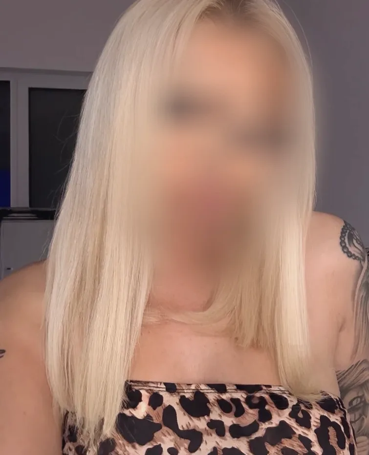 Lucero, 23 años